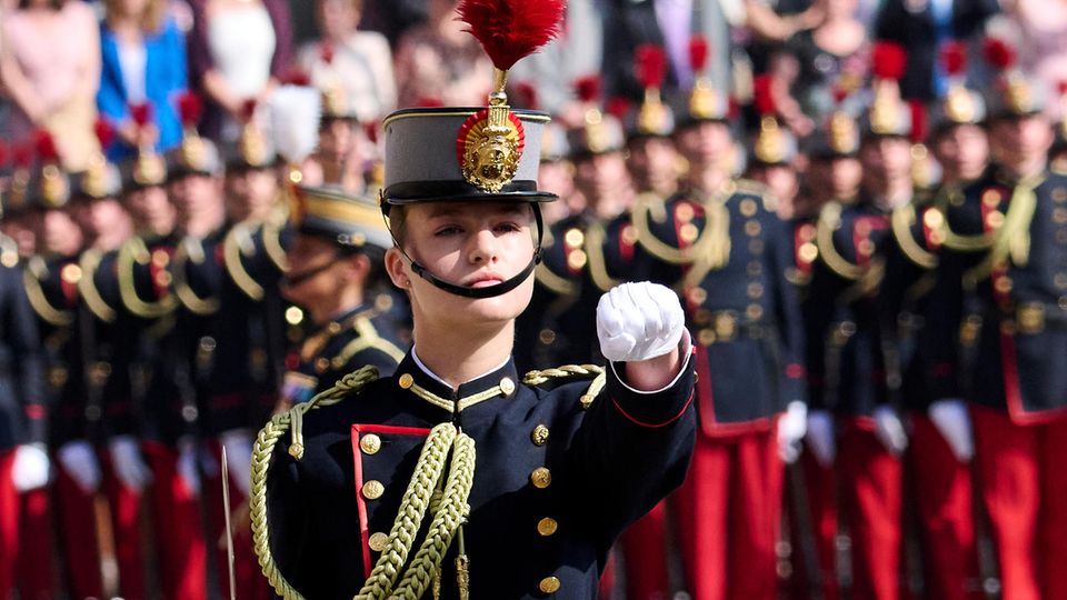 Leonor von Spanien bei der Zeremonie in der Militärakademie in Saragossa