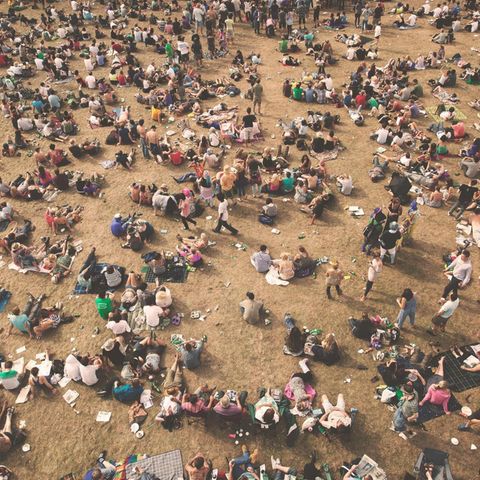 Menschenmenge auf einem Open-Air-Festival