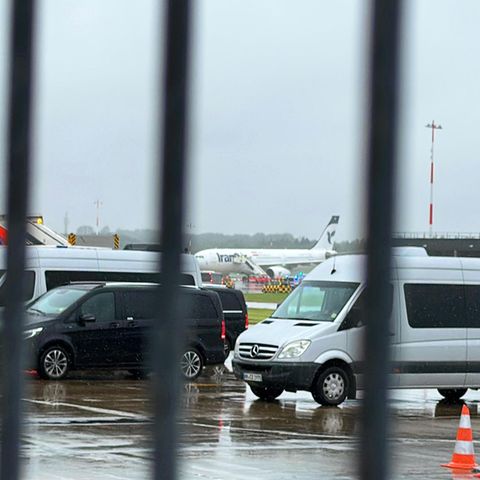 Die Iran-Air-Maschine auf dem Hamburger Flughafen