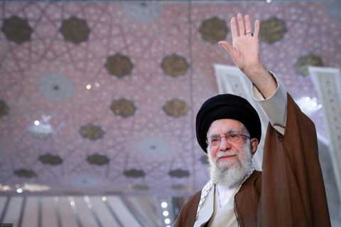 Ajatollah Ali Chamenei, Oberster Religionsführer des Iran
