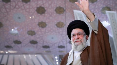 Ajatollah Ali Chamenei, Oberster Religionsführer des Iran