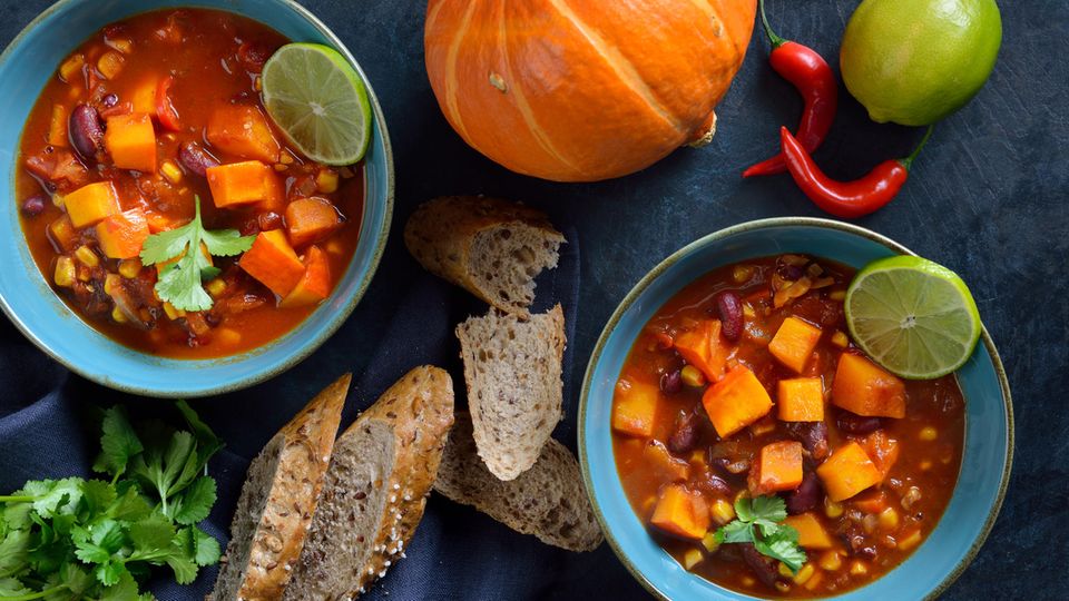 Kartoffeleintopf: Wärmendes Rezept mit herbstlichem Gemüse | STERN.de