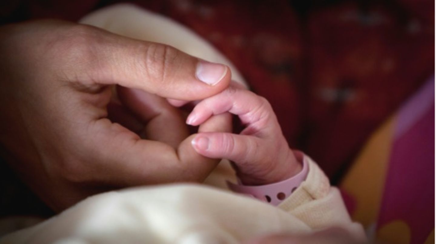 Sechs Kinder je 1000 Frauen zwischen 15 und 19 Jahren wurden 2022 durchschnittlich in Deutschland geboren (Symbolbild)
