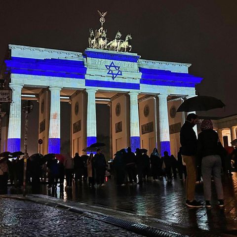 Brandenburger tor in Farben Israels Bestrahlt