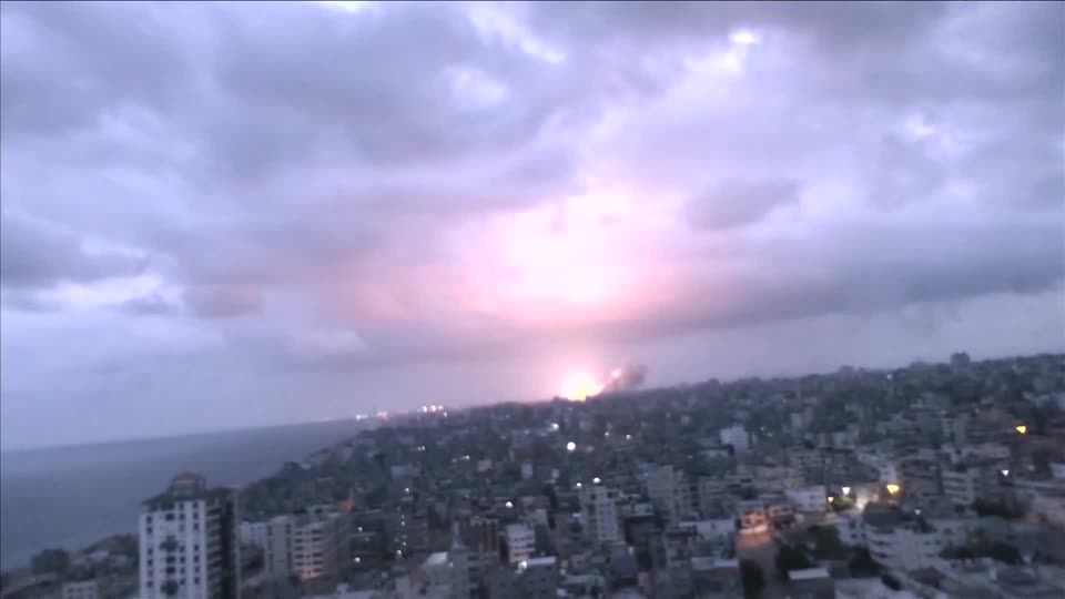 Video: Israelische Armee setzt Angriffe auf Gazastreifen fort