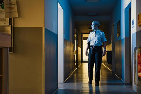 Jana Wölky in der Polizeiwache Rodenkirchen