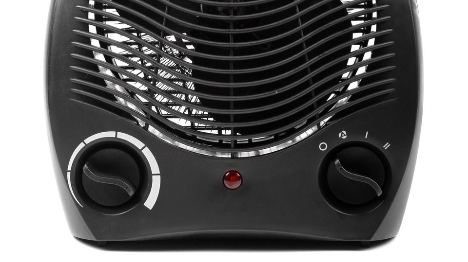Heizlüfter vor weißem Hintergrund