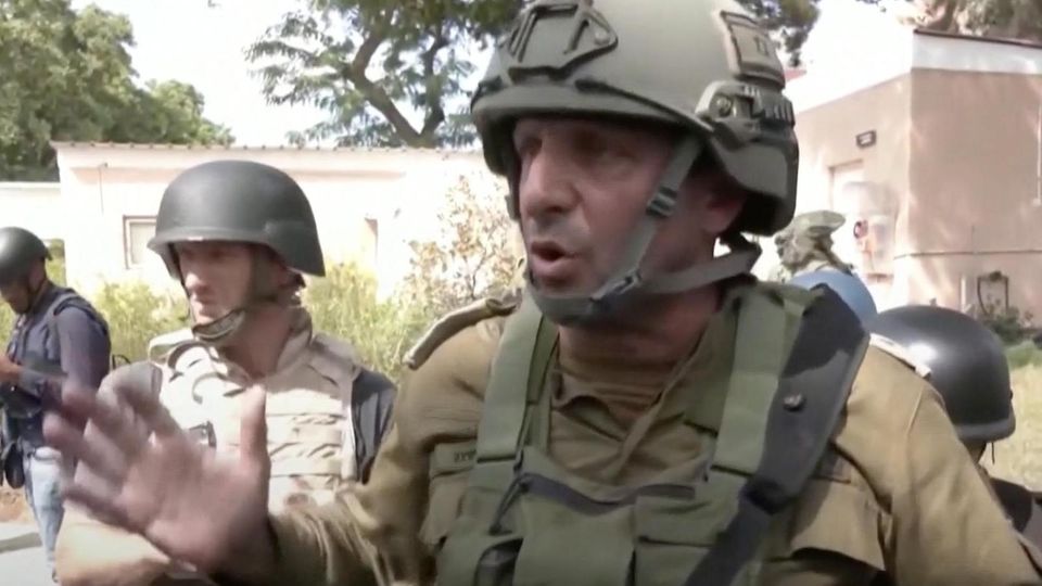 Kfar Asa: "Wie unsere Großeltern während der Pogrome in Europa": Israelischer Generalmajor über Massaker an Zivilisten Kfar Asa: "Wie unsere Großeltern während der Pogrome in Europa": Israelischer Generalmajor über Massaker an Zivilisten