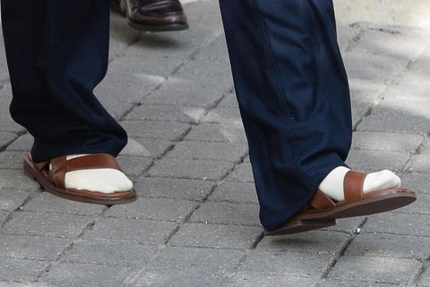 Ledersandalen mit Socken