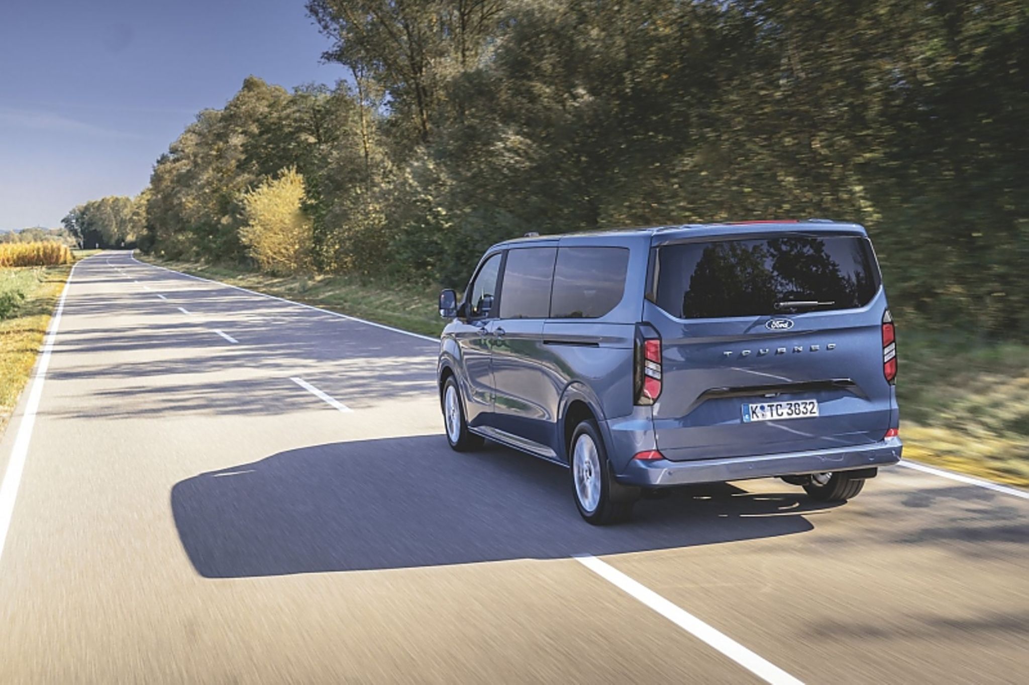 Ford Tourneo Custom (neues Modell) (2024): Angebote, Test, Bilder