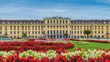 Schloss Schönbrunn vom Garten aus fotografiert