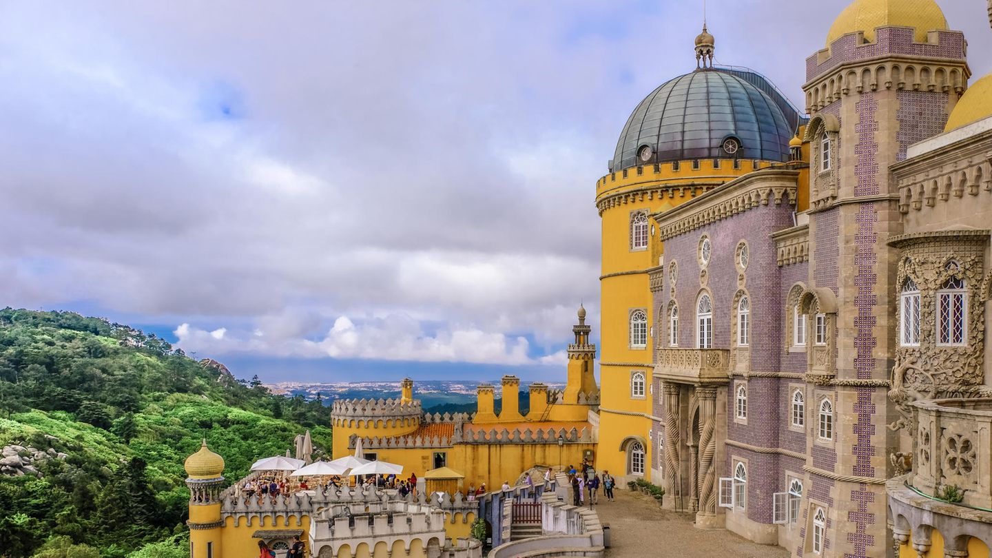 Blick auf den Nationalpalast Pena