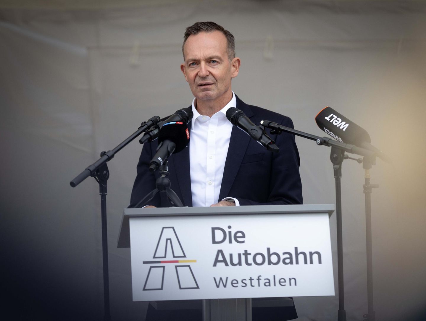 Die Länder kritisieren, dass Bundesverkehrsminister Volker Wissing kein weiteres Geld für das Deutschlandticket geben will