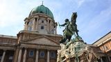 Blick auf den Burgpalast in Ungarn