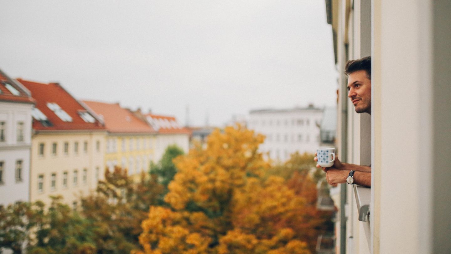Wer in Berlin eine vernünftige Wohnung hat, kann sich glücklich schätzen – denn eine neue zu finden, ist schwer