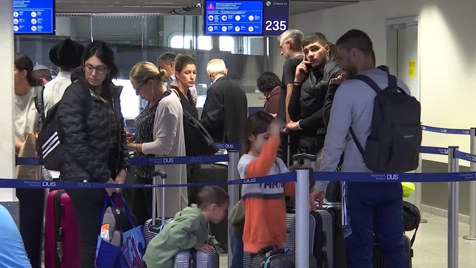 Video: "Wir haben kein anderes Land" - Israelis vor dem Heimflug Video: "Wir haben kein anderes Land" - Israelis vor dem Heimflug