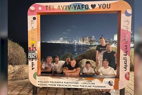 Video: Eine schwierige Reise - Jugendgruppe zurück aus Israel