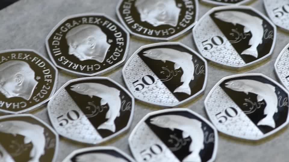 Video: Vereinigtes Königreich bekommt neue Münzen Video: Vereinigtes Königreich bekommt neue Münzen