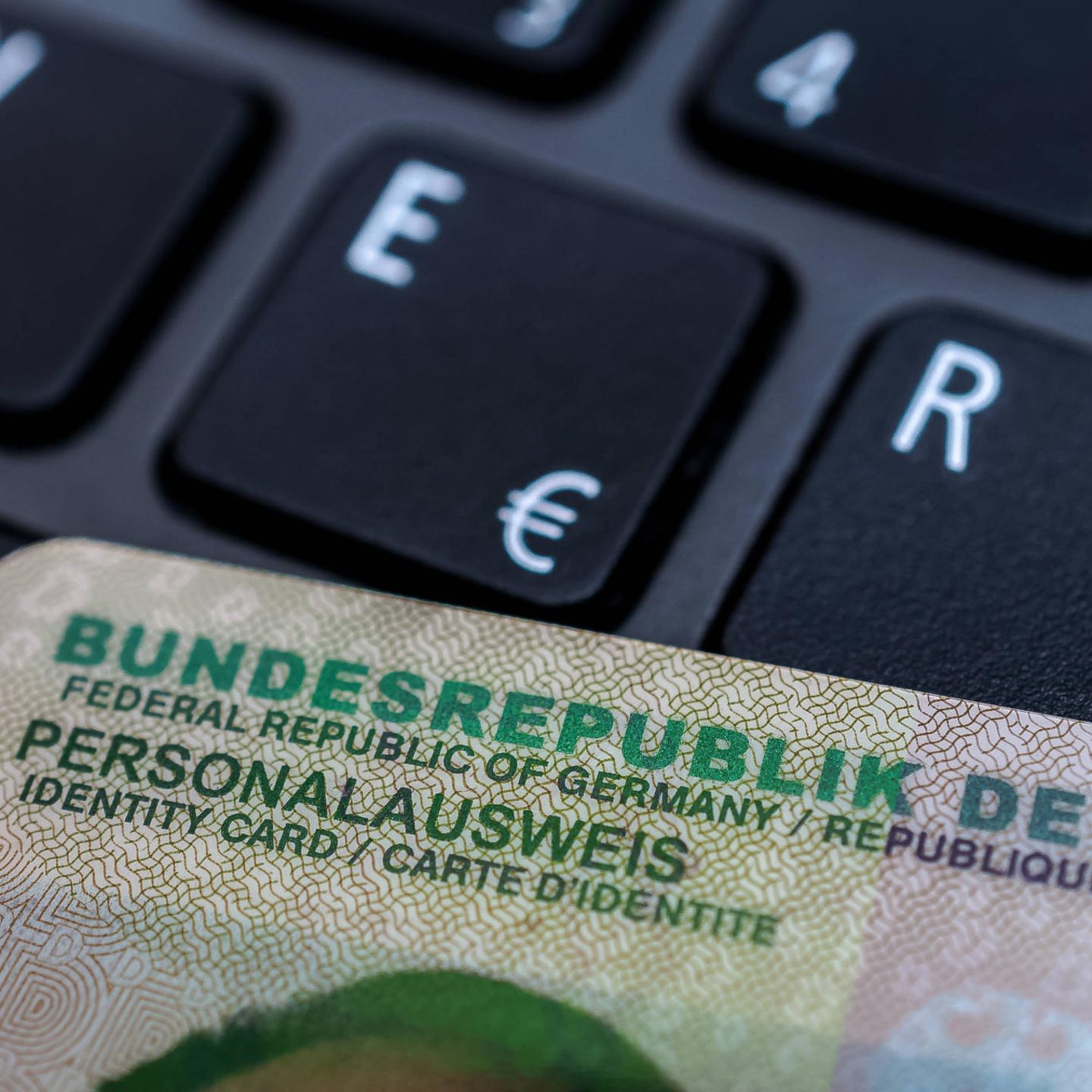 50-Millionen-Euro-Flop: Elektronischer Ausweis wird zum Totalausfall - WELT