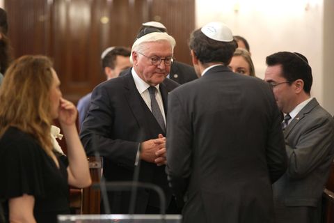 Steinmeier besucht eine Synagoge in Berlin