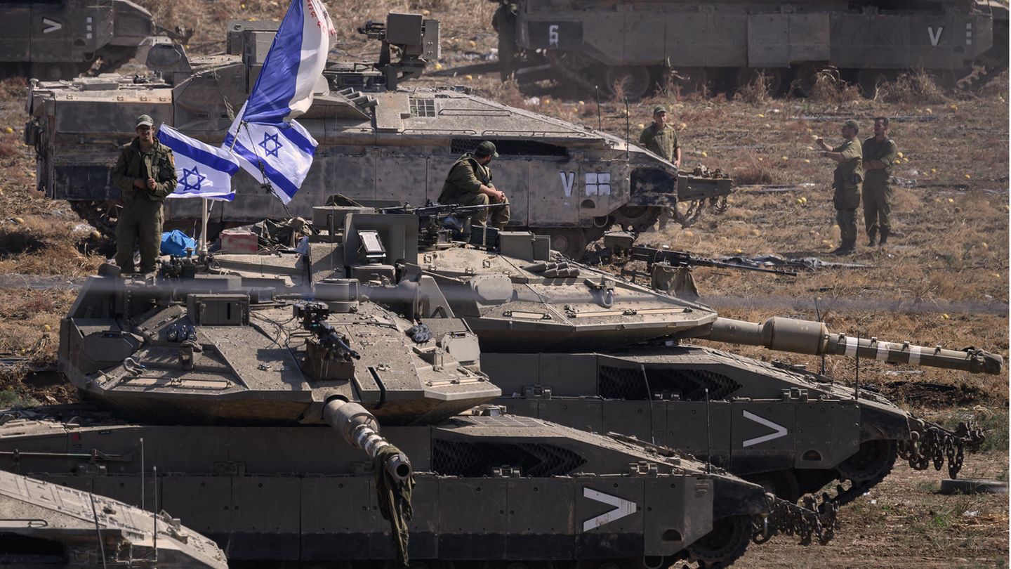 Der Aufmarsch dauert an: israelische Panzer nahe Sderot