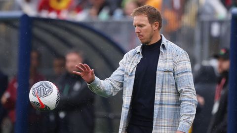 Julian Nagelsmann präsentierte bei seiner Premiere als Bundestrainer ein besonderes Outfit.