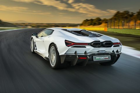 Lamborghini Revuelto 2024