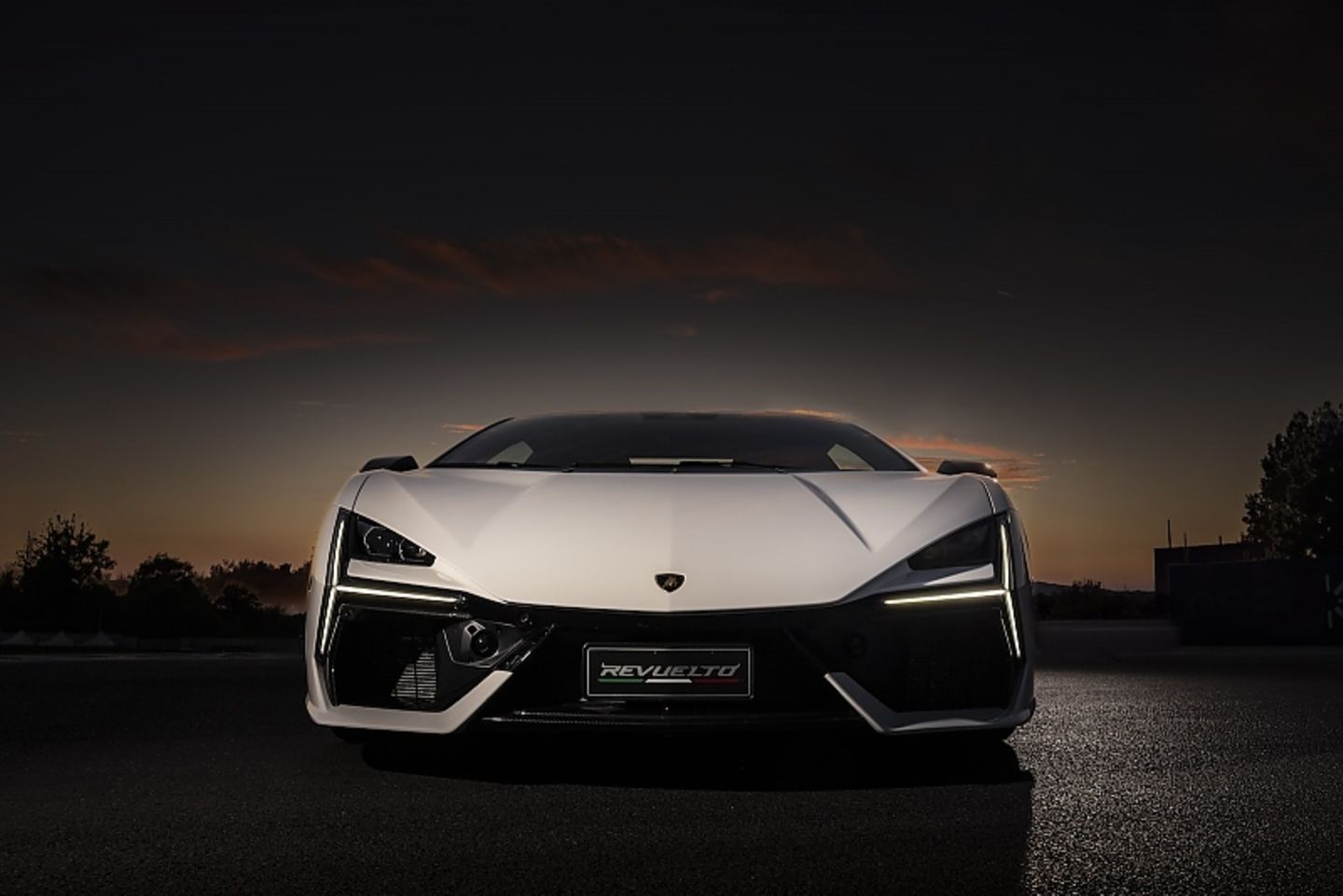 Lamborghini Revuelto 2024