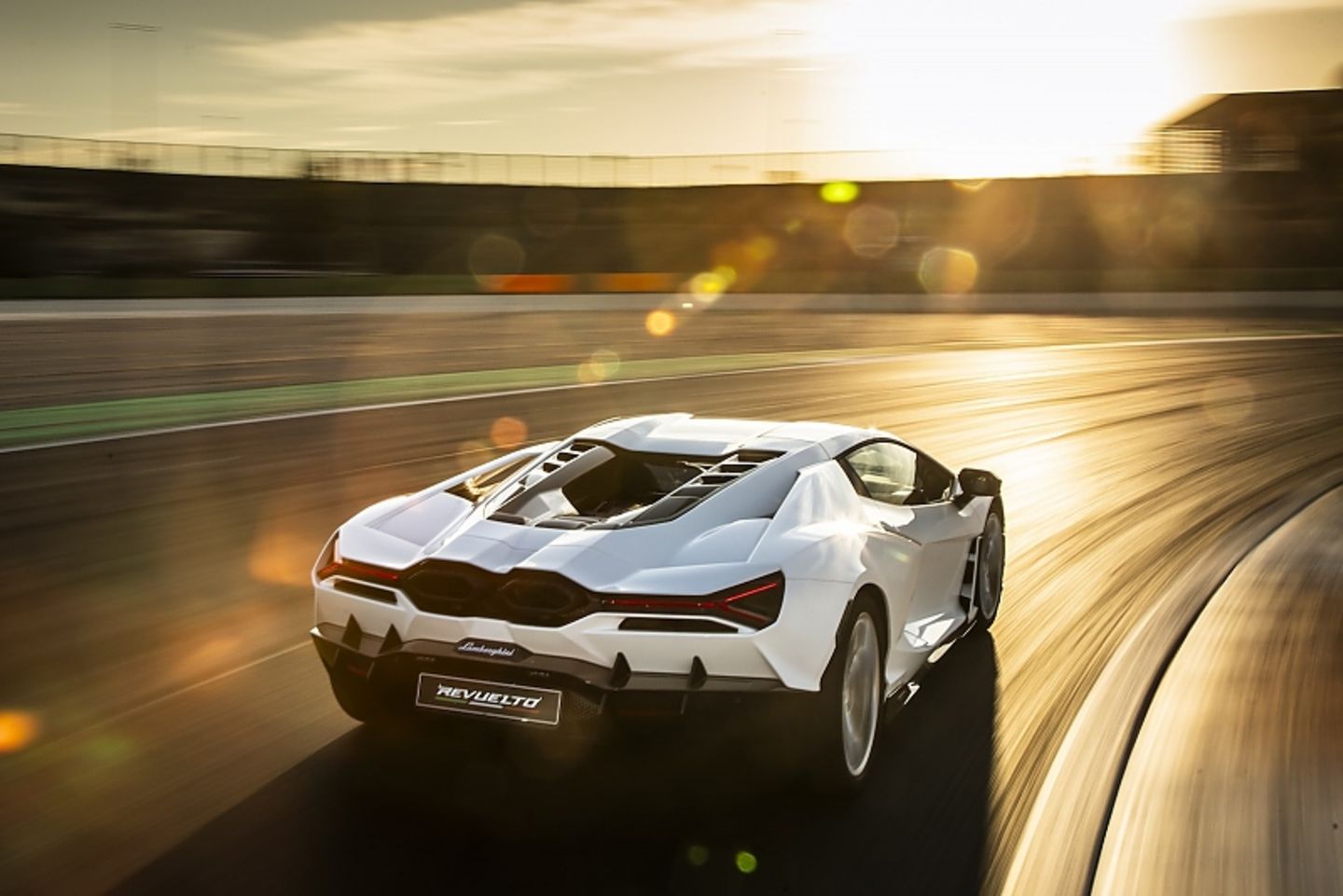 Lamborghini_Revuelto-9.jpg
