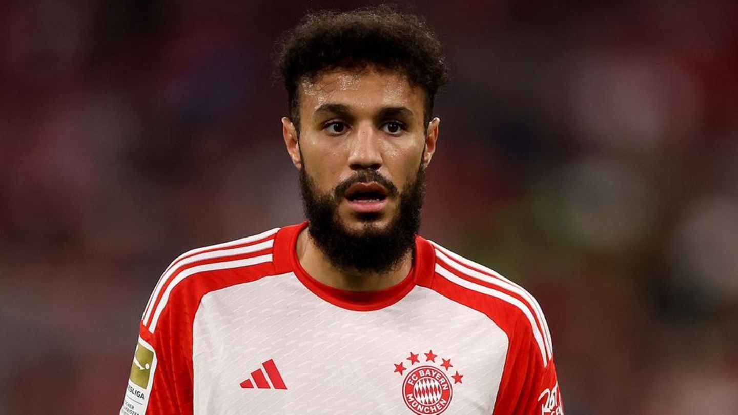 Noussair Mazraoui im Trikot des FC Bayern