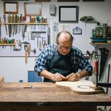 Für viele ältere Beschäftigte gehört ein Job fest dazu, wenn sie an das Rentenalter denken. Die HR-Beratung Königsteiner Gruppe hat nach eigenen Angaben 1094 Beschäftigte zwischen 50 und 65 Jahren nach ihren beruflichen Plänen befragen lassen. "Demnach können sich 43 Prozent der Befragten vorstellen, auch im Pensionsalter als Teilzeitkraft weiter beruflich tätig zu sein. Für 17 Prozent ist sogar ein Job in Vollzeit eine attraktive Option", hieß es bei der Vorstellung der Ergebnisse.