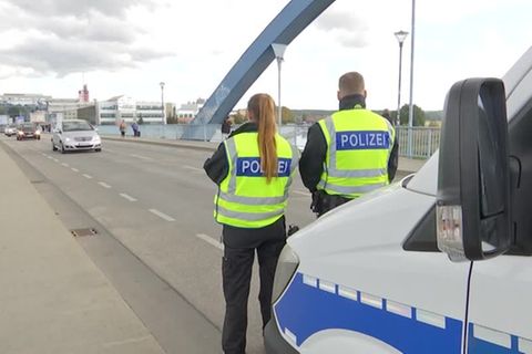 Video: Regierung verschärft Grenzkontrollen zur Schweiz, Polen und Tschechien