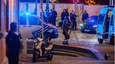 Polizei in Brüssel und Absperrbänder