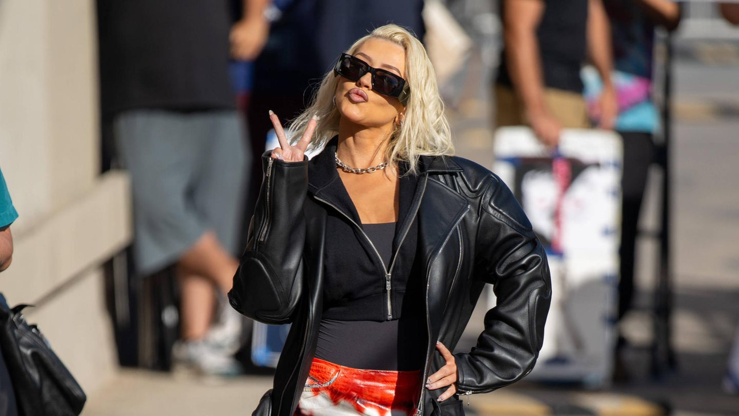 Christina Aguilera posiert in Los Angeles für die Kameras