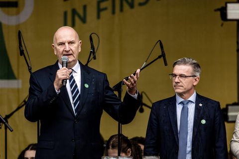 Ministerpräsident Woidke spricht auf dem Brandenburg-Tag
