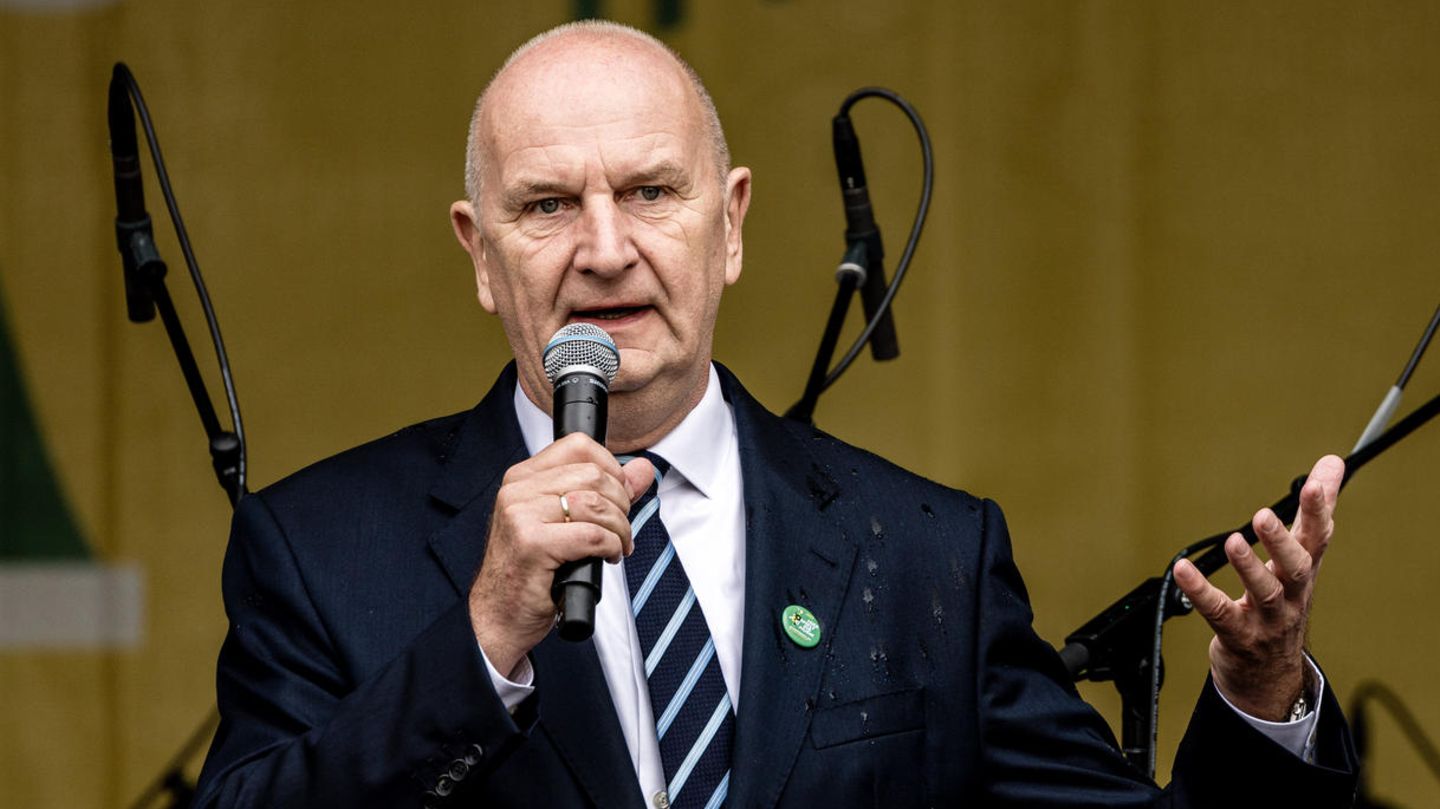 Ministerpräsident Woidke spricht auf dem Brandenburg-Tag