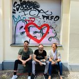 Oz Ben David (links) und Jalil Dabit haben gemeinsam mit Fotografin Elissavet Patrikiou das Kochbuch zum Restaurant "Kanaan" produziert