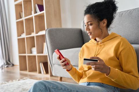 Mehr Finanzdurchblick mit Haushaltsbuch-Apps: Viele Zahlungen leistet man im Alltag mal eben zwischendurch