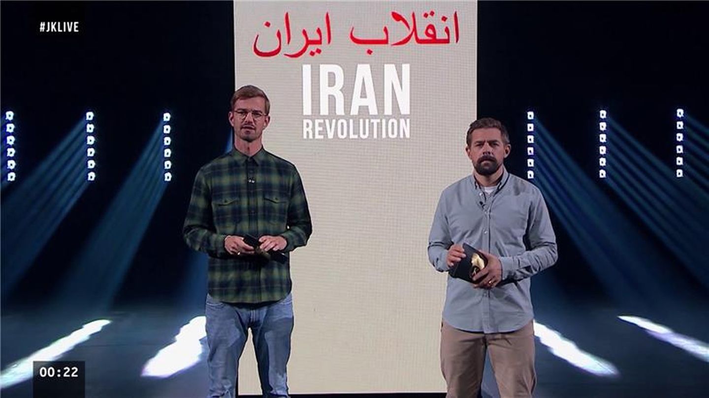 Joko Winterscheidt und Klaas Heufer-Umlauf in ihrer Sendung "Joko und Klaas 15 Minuten Live"