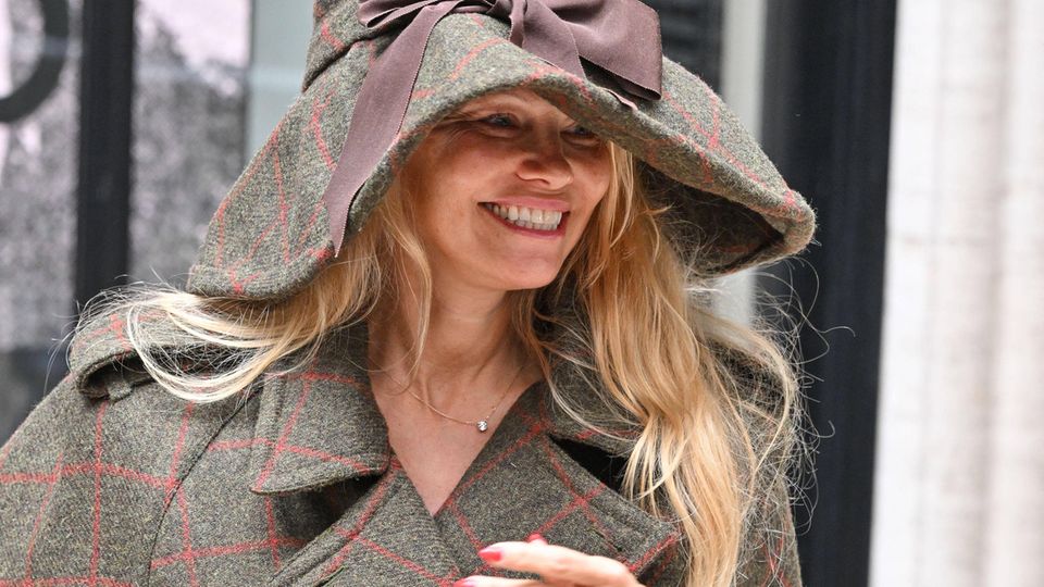 Pamela Anderson auf der Pariser Modewoche