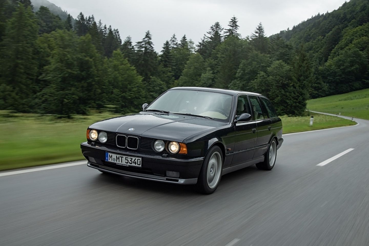 BMW M5 Touring E34