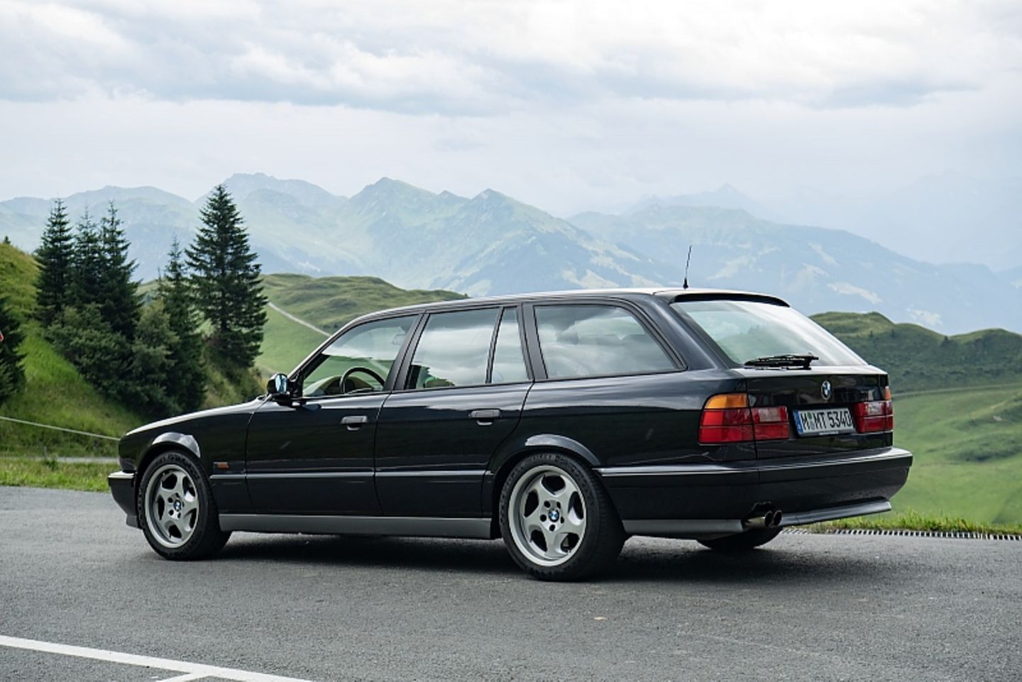 BMW M5 Touring E34
