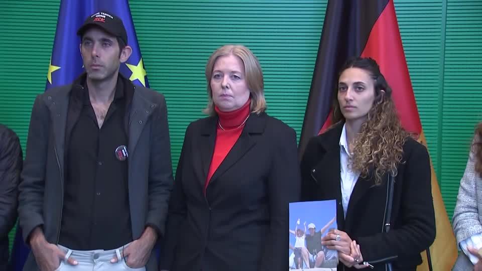 Video: Angehörige von Geiseln zu Gast im Bundestag