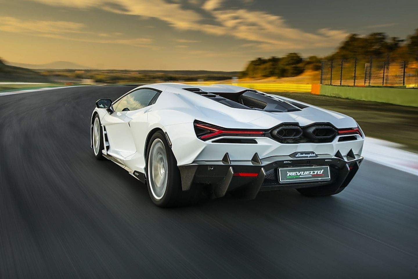 Lamborghini Revuelto