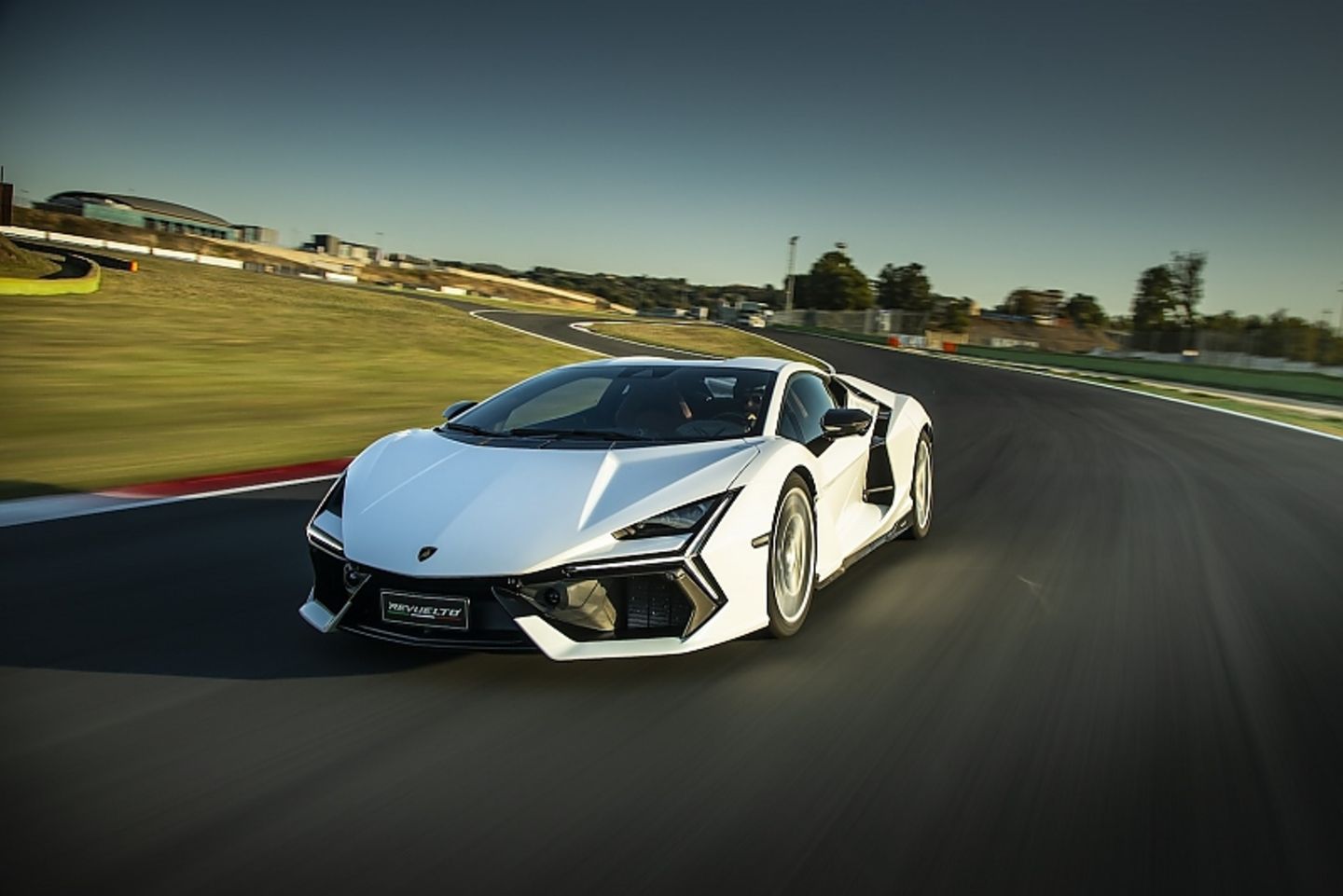 Lamborghini Revuelto