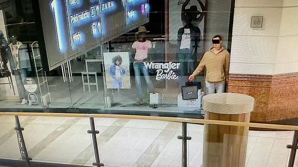 Kurioser Diebstahl: Dreister Dieb tarnt sich als Schaufensterpuppe, um Laden auszurauben – mit Erfolg