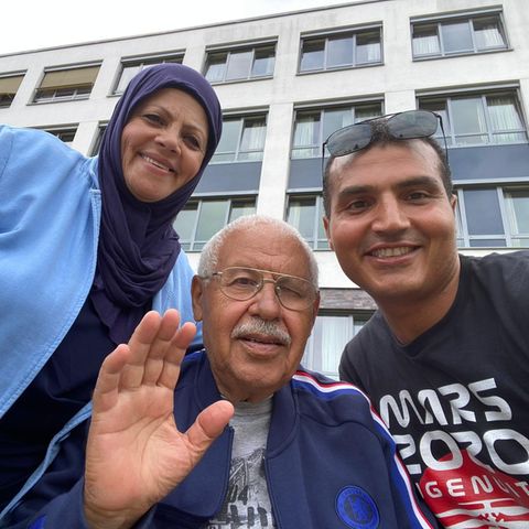 Alya und Mohammed Elbasyouni mit ihrem Sohn Loay bei einem Besuch in Leer. Das Paar aus Wilhelmshaven sitzt derzeit im Gazastreifen fest.