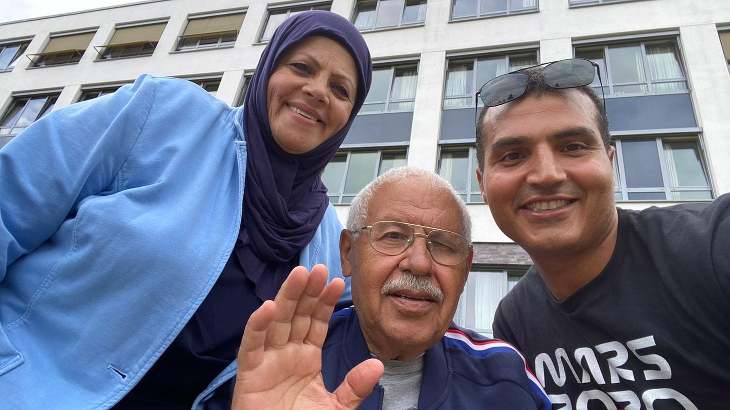 Alya und Mohammed Elbasyouni mit ihrem Sohn Loay bei einem Besuch in Leer. Das Paar aus Wilhelmshaven sitzt derzeit im Gazastreifen fest.