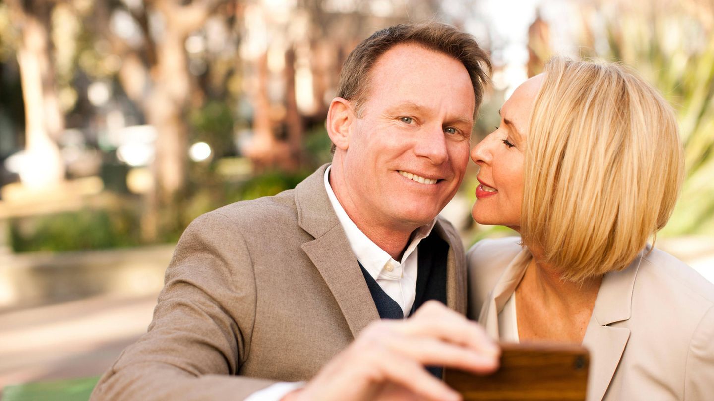 Study shows: Those who had unfaithful parents are more likely to cheat