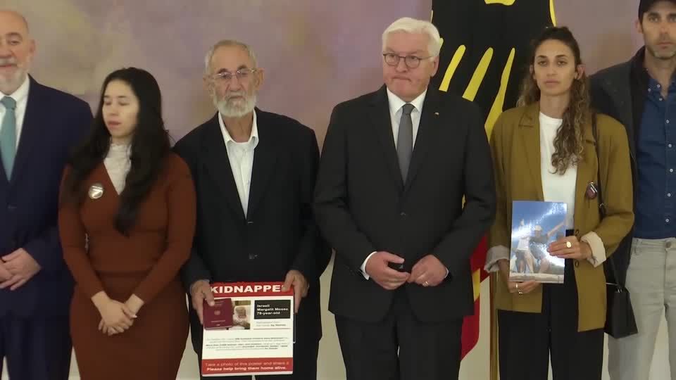 Video: "Ihr gehört zu uns!" - Steinmeier empfängt Angehörige von Hamas-Geiseln Video: "Ihr gehört zu uns!" - Steinmeier empfängt Angehörige von Hamas-Geiseln